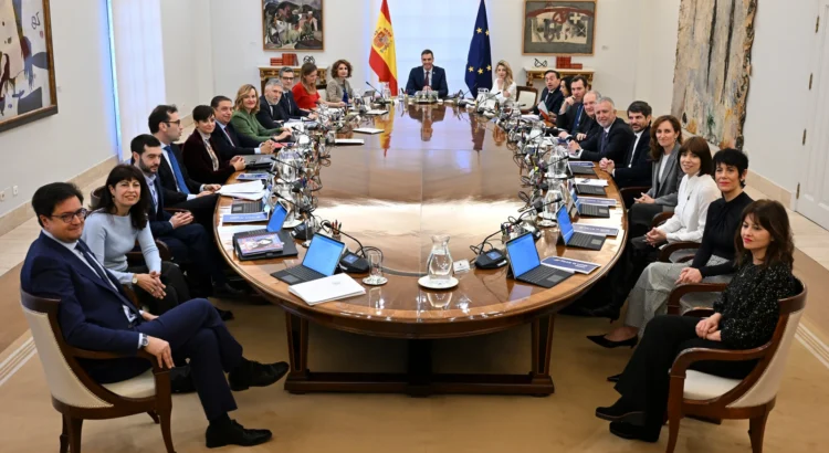 El cambio de gobierno pasa por el «consenso» de Sánchez con Illa
