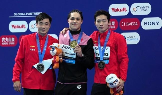 Clavadista Osmar Olvera logra oro histórico en Mundial de Deportes Acuáticos Singapur 2025