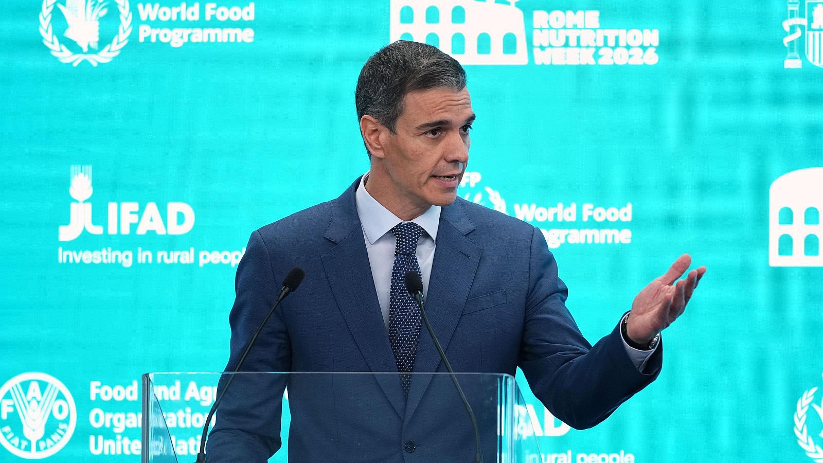 Sánchez viaja a Roma en plena tormenta por el sumario de Zapatero y la citación de Peinado a Begoña Gómez