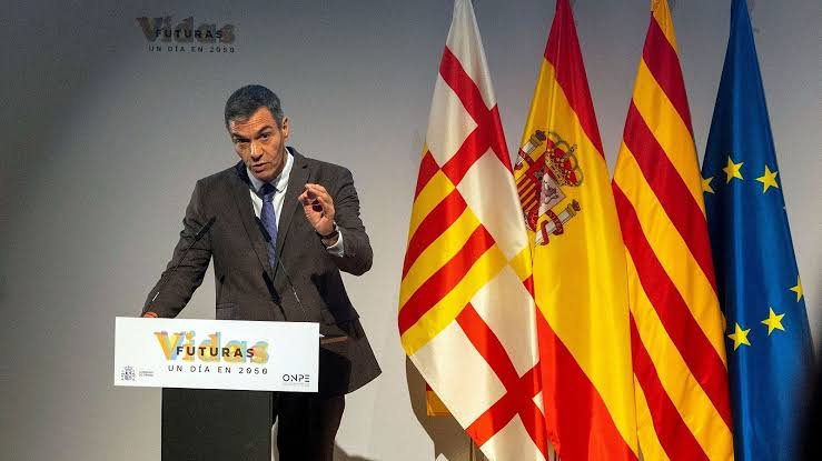 Sánchez urge a “privilegiar” el uso residencial de la vivienda ante el auge del alquiler turístico